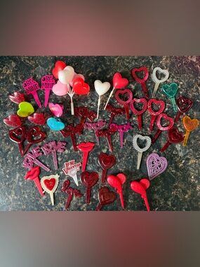 Vintage 80’s/90’s Valentines Day Cupcake Toppers